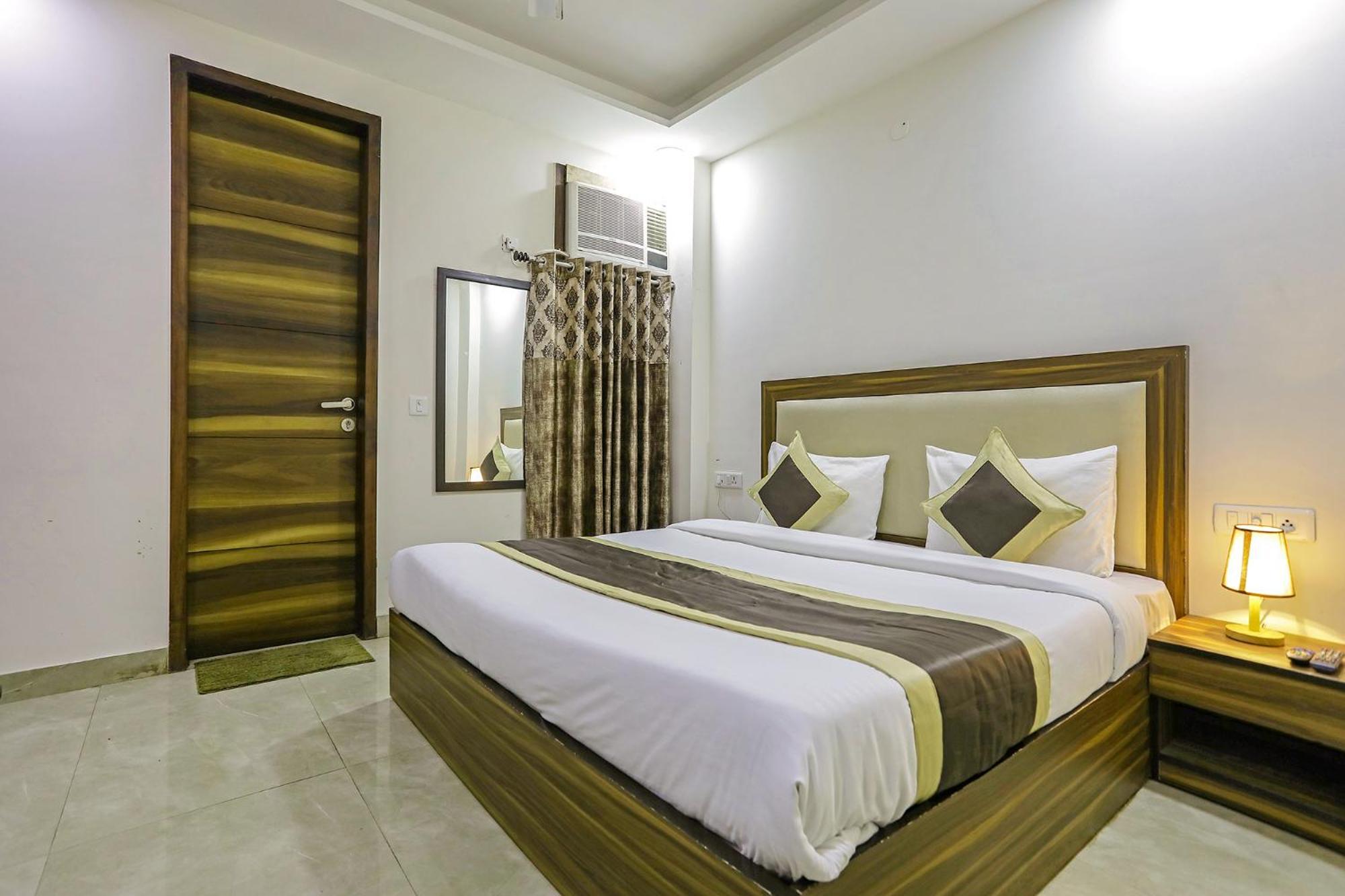Fabhotel White House Bnb - Nr Yashobhoomi Convention Centre Дели Экстерьер фото