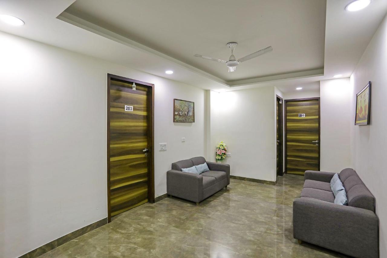 Fabhotel White House Bnb - Nr Yashobhoomi Convention Centre Дели Экстерьер фото