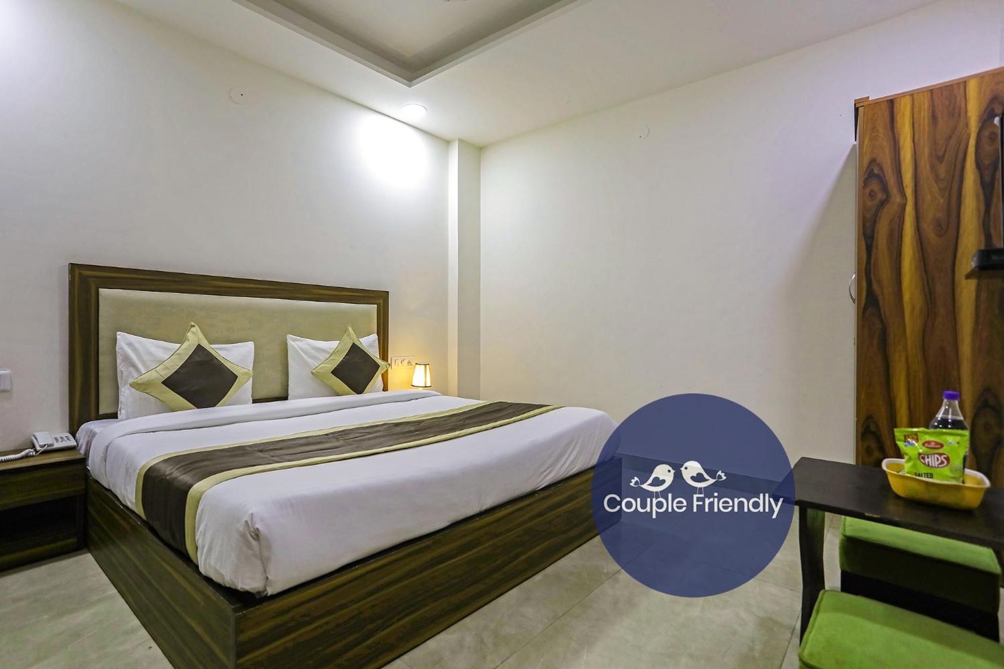 Fabhotel White House Bnb - Nr Yashobhoomi Convention Centre Дели Экстерьер фото